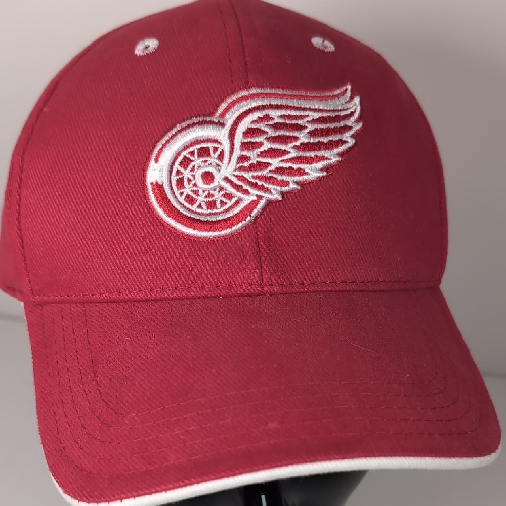 Vintage Detroit Redwings Adjustable Cap.